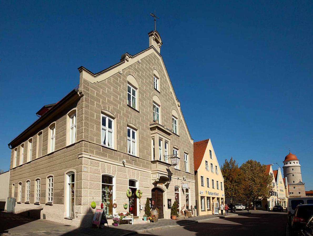 Hotel Weinstube Sinas Brettl Nördlingen Exterior foto